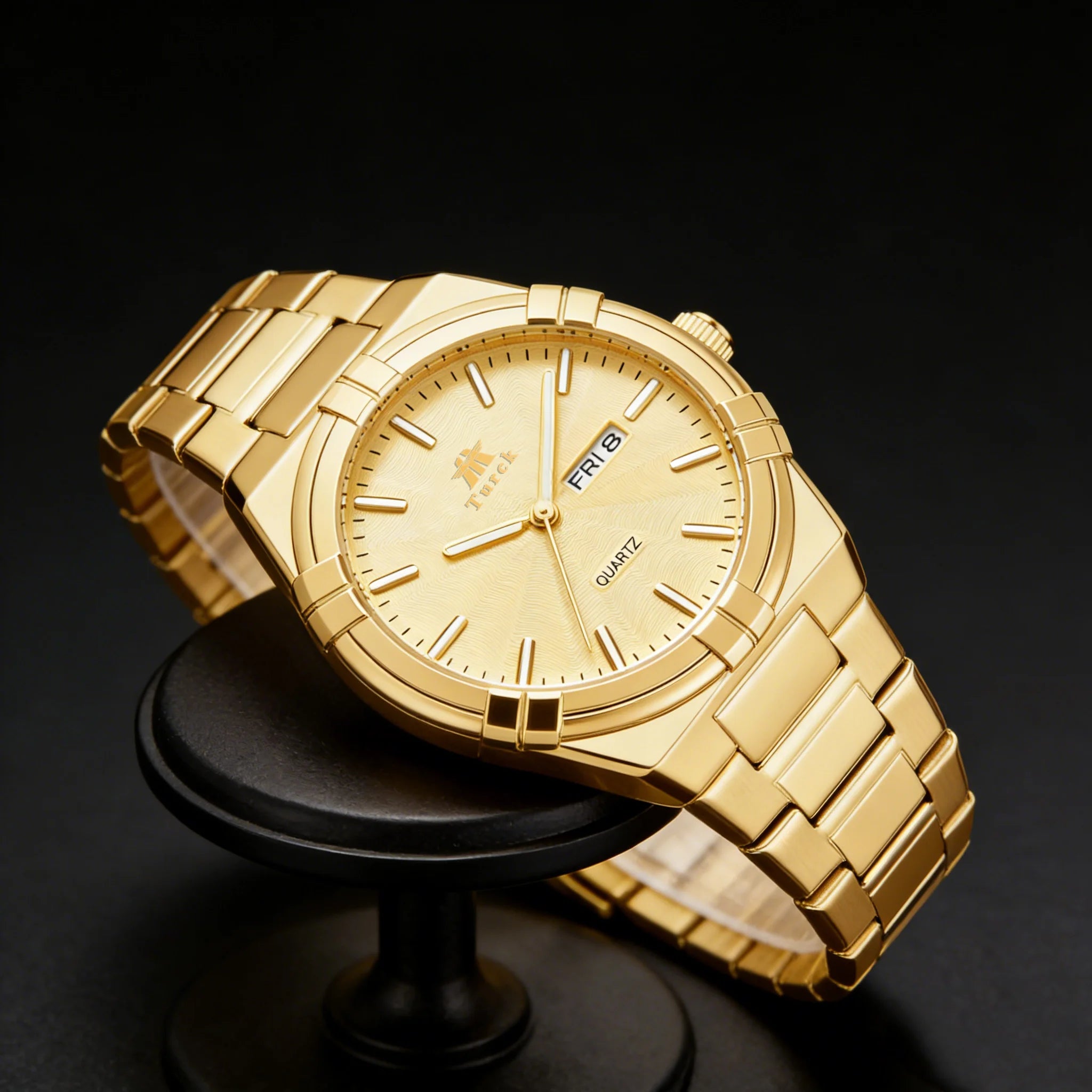 Relógio de luxo para homem de alta qualidade com quartzo dourado.